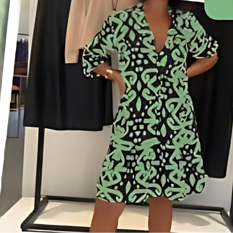Lisbeth™ - Elegant kjole med V-hals