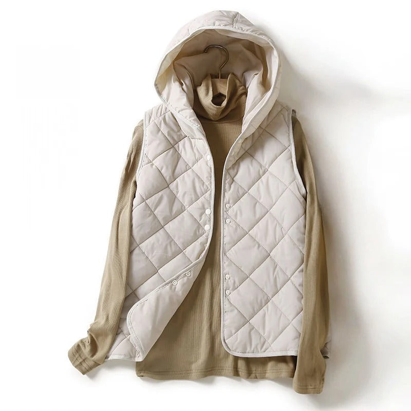 Orelie™- Komfortabel vest med hette