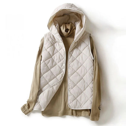 Orelie™- Komfortabel vest med hette