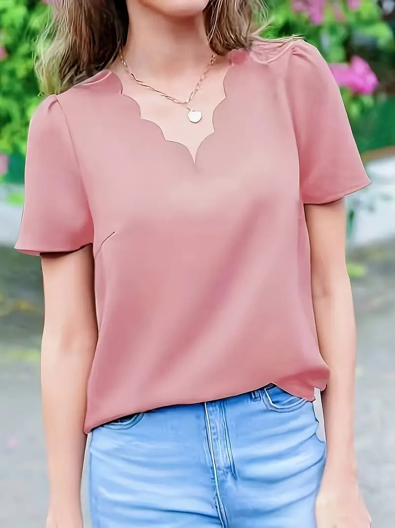 Jalia™- feminin bluse med v-hals